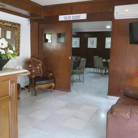 Hotel Huizache Saltillo Exteriör bild