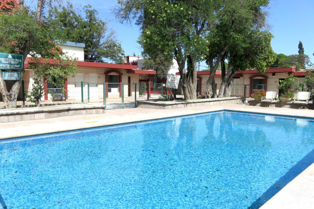 Hotel Huizache Saltillo Exteriör bild