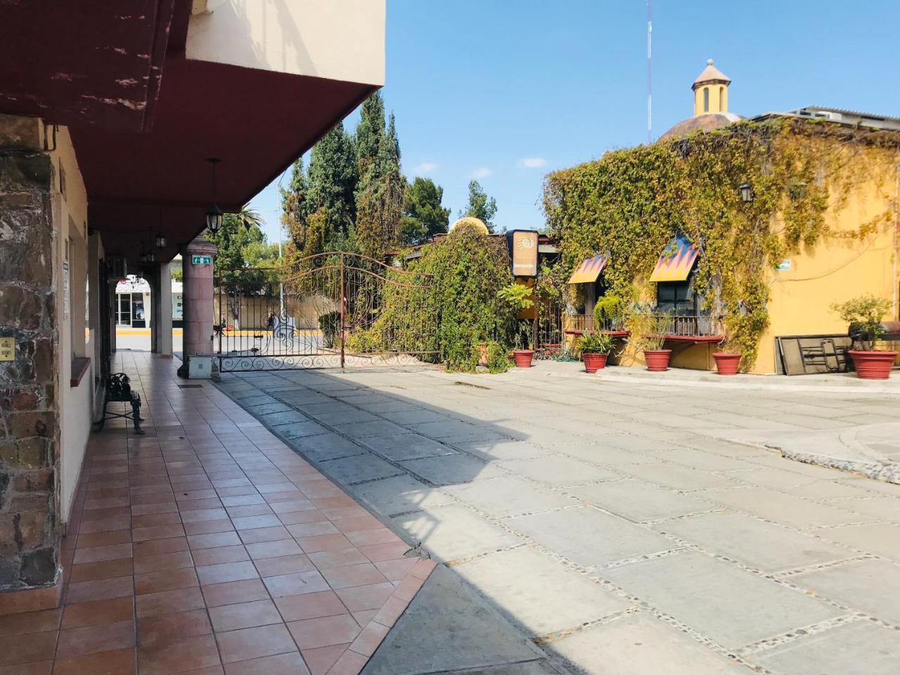 Hotel Huizache Saltillo Exteriör bild